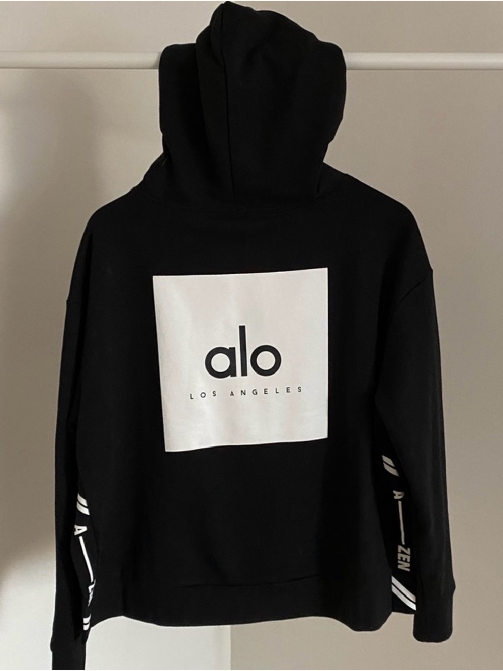 Alo Yoga Los Angeles Vaunt Zen Hoodie | XS - Picture 3 of 13